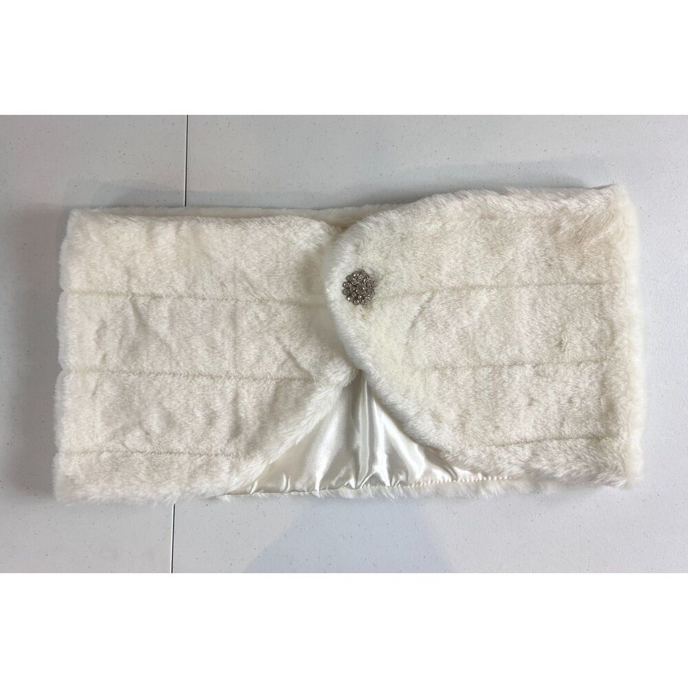 Tulip Bridal Women's Ivory Faux Fur Wrap Shawl Rhinestone Brooch